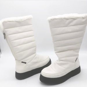 NWOT Adrienne Vittadini White Waterproof Winter Piper Puff Boots